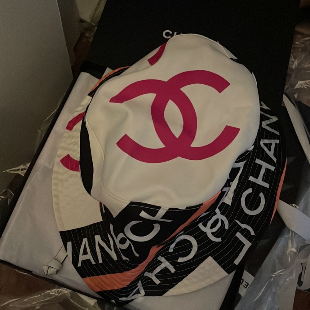 Chanel 22S cloche hat L - Picture 4 of 4